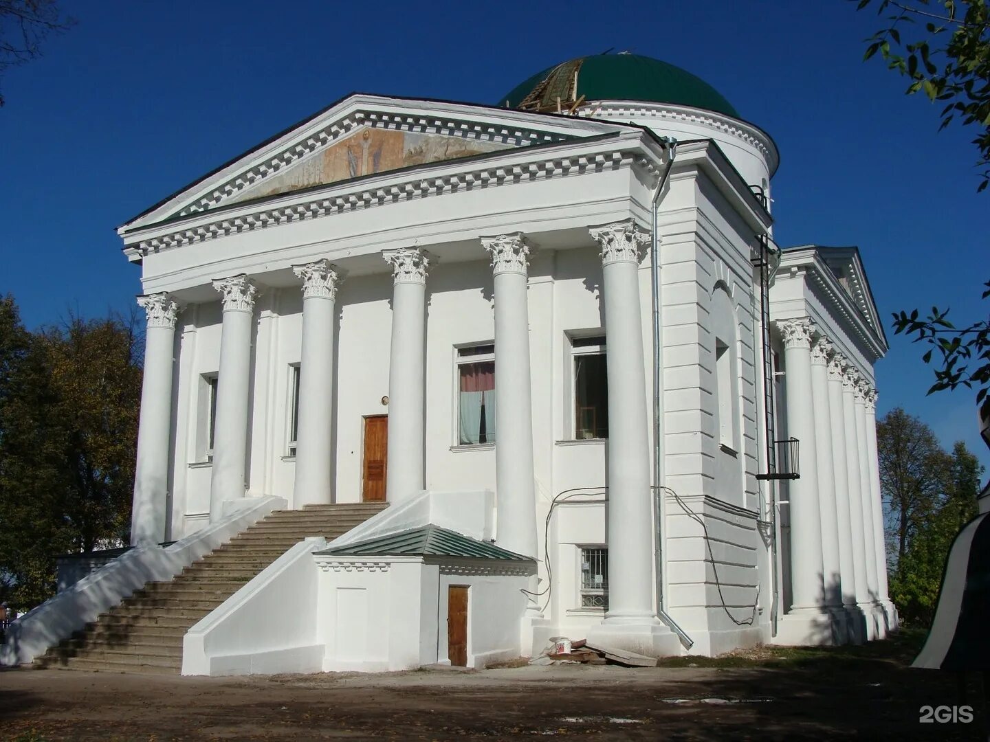 Ильинско-тихоновская церковь ярославль. Свято-тихоновский храм ярославль. Ильинская-тихоновская церковь в ярославле. Тихоновский храм ярославль. Ильинско тихвинская церковь ярославль.