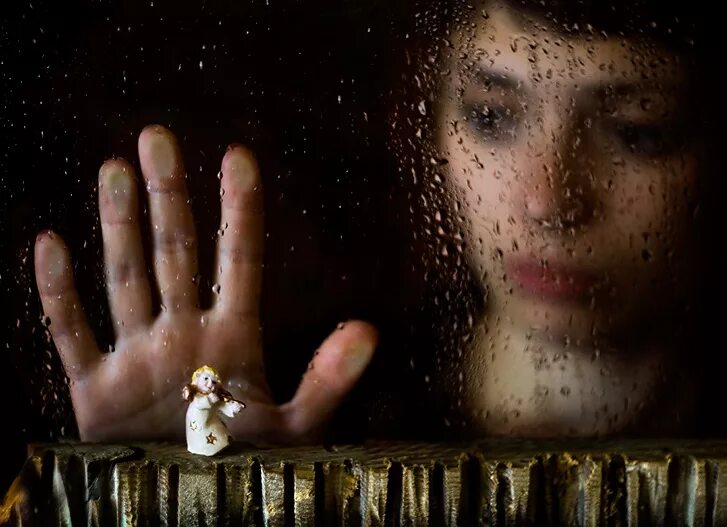 Прошу вернись. Просьба возвращайся. Я никогда не буду просить людей возвращаться обратно. Никогда не проси о помощи цитаты. Просьба возвращайся.