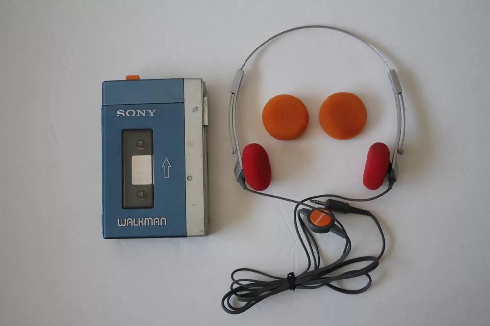 Sony Walkman TPS-l2. Sony Walkman TPS-l2 1979. Sony Walkman TPS-l2 кассетный. Кассетный плеер Sony Walkman TPS-l2. Наушники старого телевизора