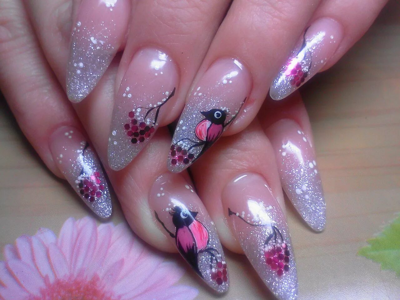 Арочное моделирование ногтей. Наращивание ногтей белый френч миндаль. Наращивание ногтей новое. Арочный миндаль квадрат. Красивые ногти.