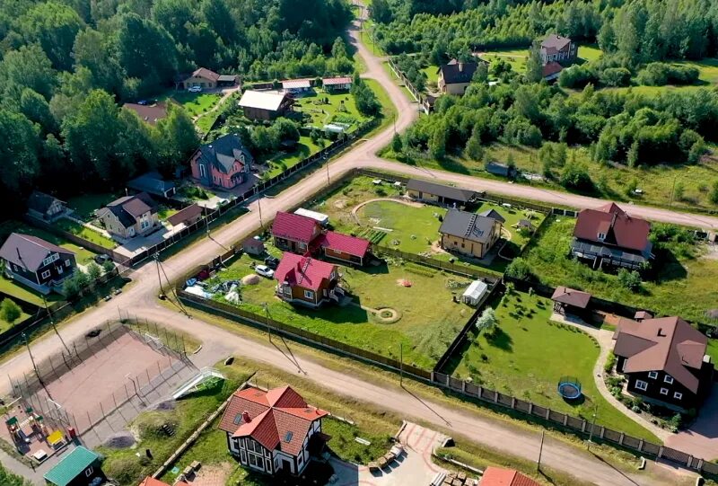 Кп берег. Три берега коттеджный поселок. коттеджный поселок три берега выборгский район. коттеджный послеок &quot;три медведя&quot;. кп три ручья.