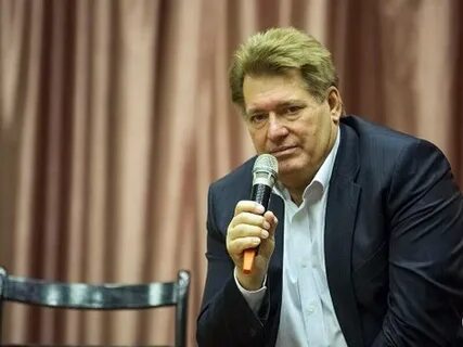 Телеведущий продюсер создатель музобоза 7 букв