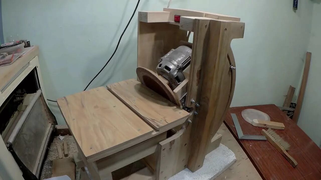 Заточной станок из двигателя от стиральной машины. Наждак из двигателя дсм1. Точильный станок из двигателя стиральной машины индезит. Станок из стиральной машины своими руками. Заточной станок из двигателя от стиральной машины.