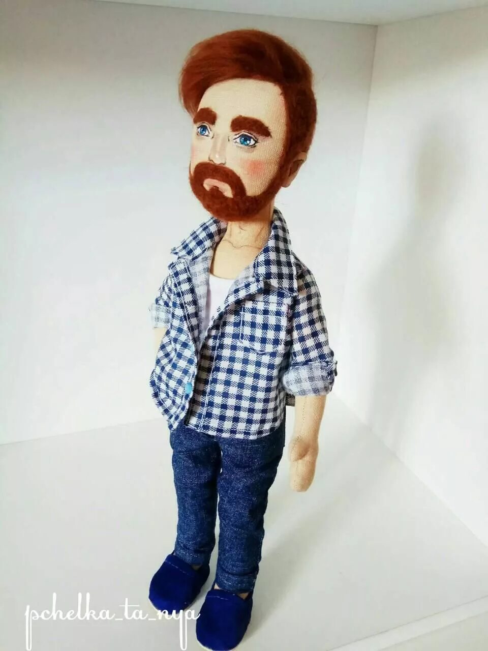 Игрушки мужу. Текстильная кукла мужчина. Интерьерная кукла мужчина. Текстильная кукла мужчина с бородой. Борода с игрушками.