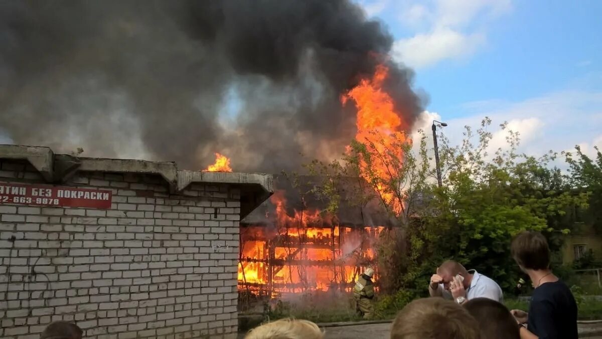 Пожар в Вятских Полянах. Пожарные Вятские Поляны. Пожар в Вятских Полянах сегодня. Пожар в полянках. Погода вятские поляны кировской области на 10