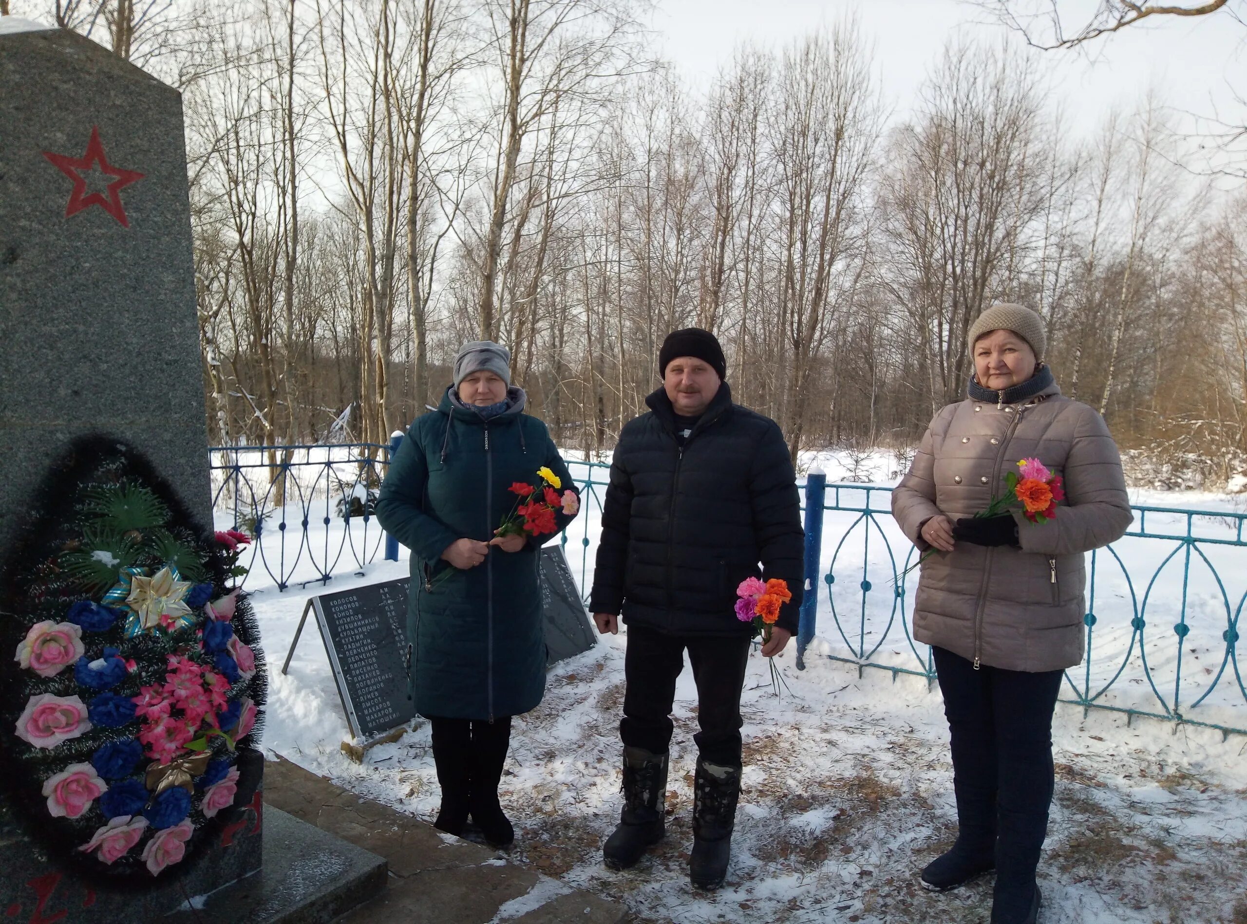 Г холм Новгородской области. Холмитянин. Г холм Новгородской области новости. Фото памятника погибшим холмичам холм Новгородской. Подслушано холм новгородской области в контакте