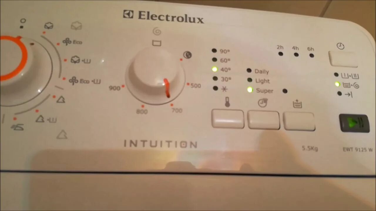 Как включить машину электролюкс. Стиральная машина Electrolux EWT 9125 W. Стиральная машина Intuition ewt9125w. Electrolux Intuition EWT 9125 W. Машинка Electrolux EWT 9120w.