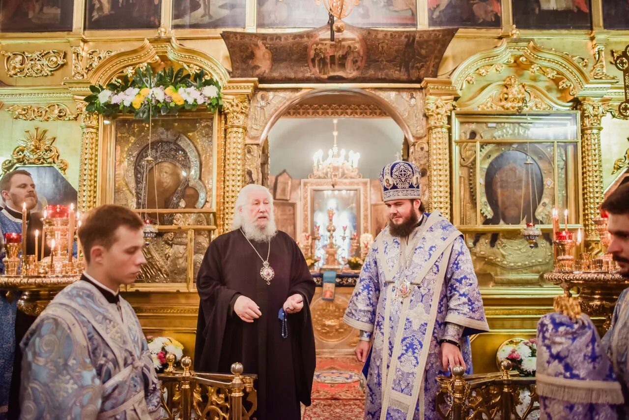 Расписание служб ильи пророка. Храм казанской иконы божией матери в коломенском настоятель. храм в коломенском казанской божьей матери. дьякон казанский храм коломенское. серпухов храм ильи пророка настоятель.