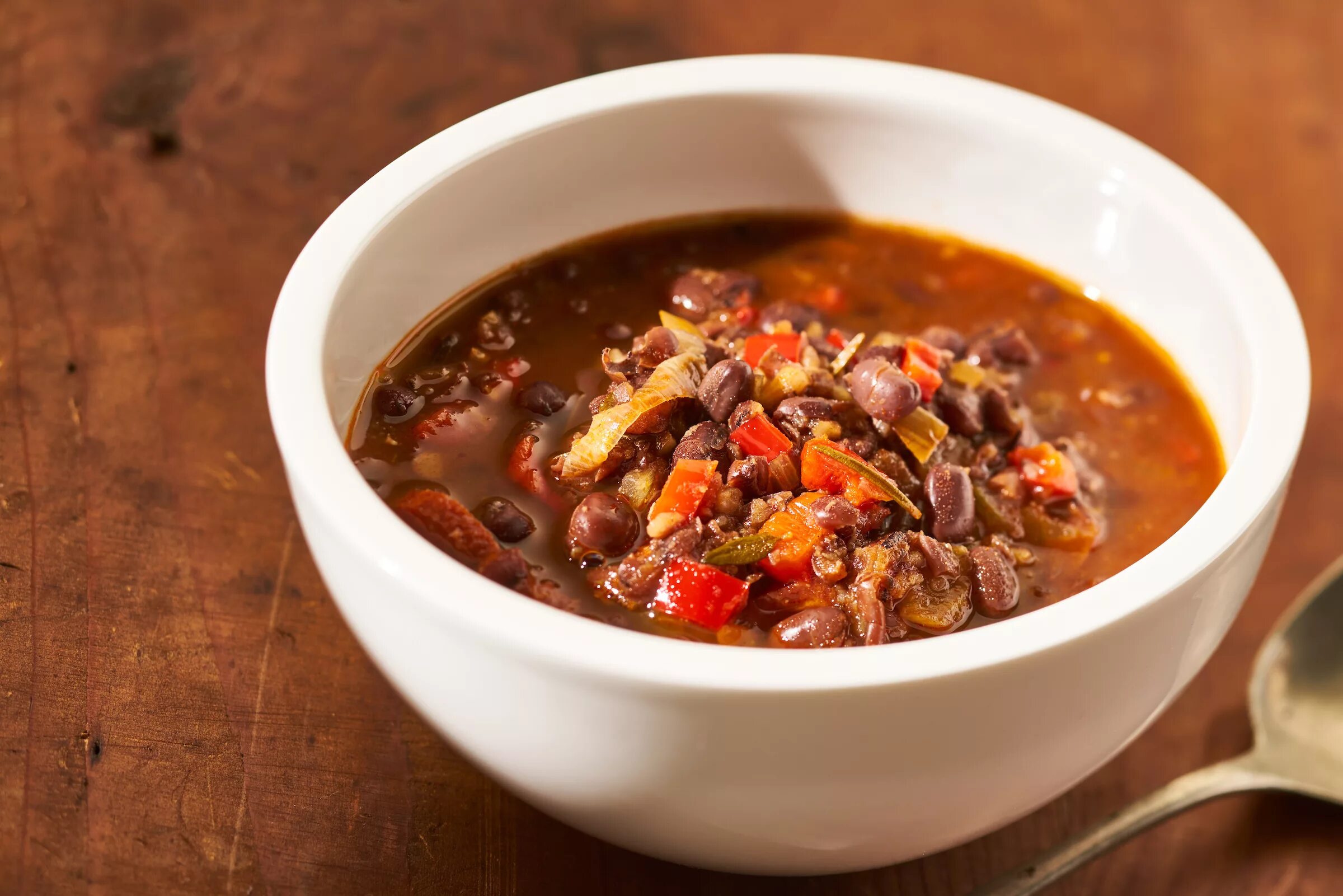 говядина с чечевицей рецепт. чечевица с говядиной. чечевица с мясом. чечевичный суп с копченостями. чечевица с мясом и овощами.