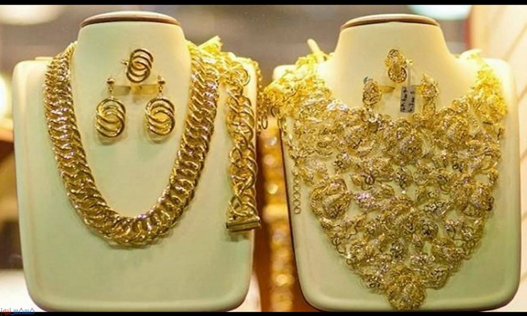 Золото готовые изделия. Дубайский рынок золота серьги. Серьги Дубайский золотой рынок. Колье Дубайский золотой рынок. Дубаи Gold Souk жемчуг.