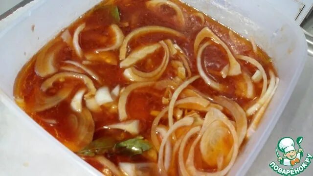 Минтай в маринаде с морковью и луком. Филе минтая с жареным луком. Минтай под маринадом. Рыбная поджарка. Минтай с луком и уксусом.