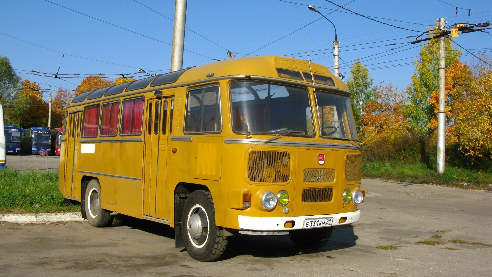 Паз автобус край. ПАЗ 3205 672. Автобус ПАЗ 672м. ПАЗ 672 СССР. Желтый автобус ПАЗ 672.