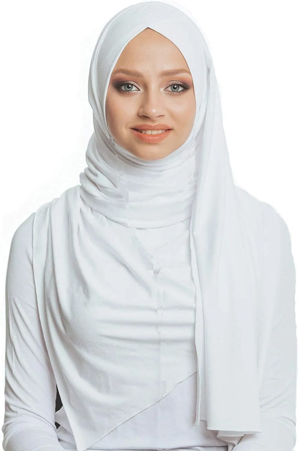 Мусульманская одежда. Мусульманка в платке. Хиджаб одежда. Готовые платки для мусульманок.