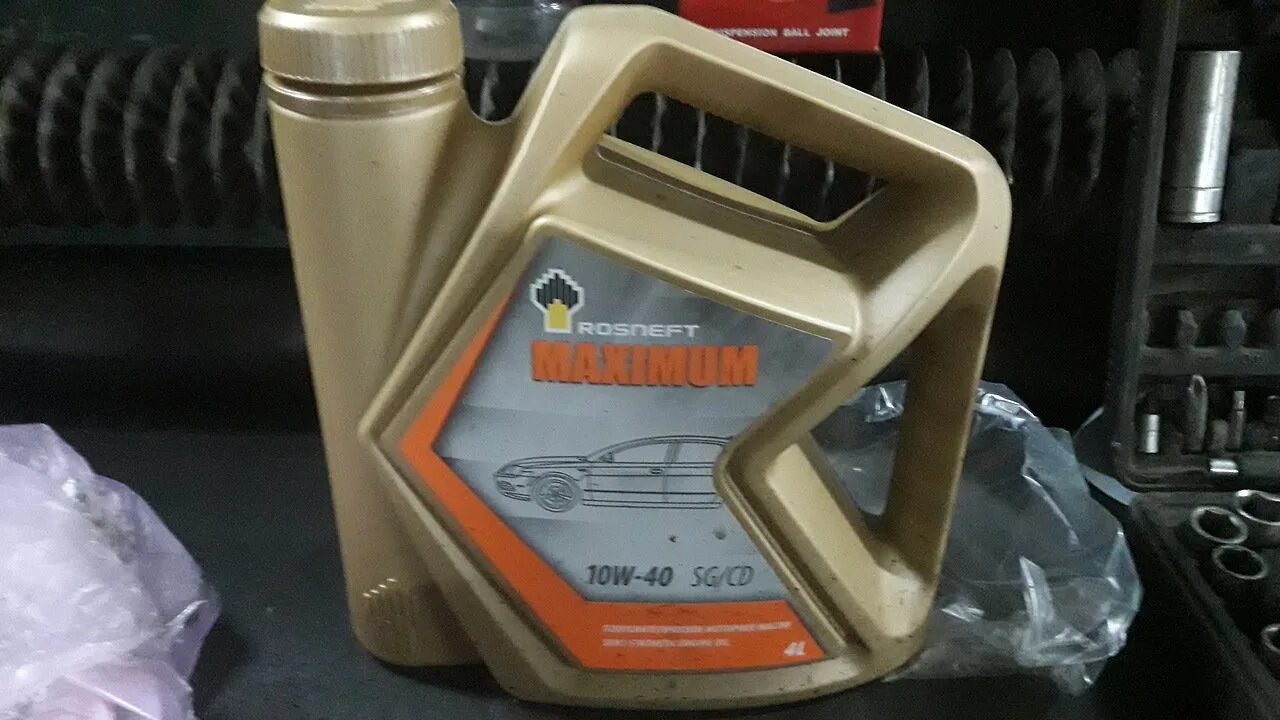 Моторное масло Калина 1.6 8 клапанная.