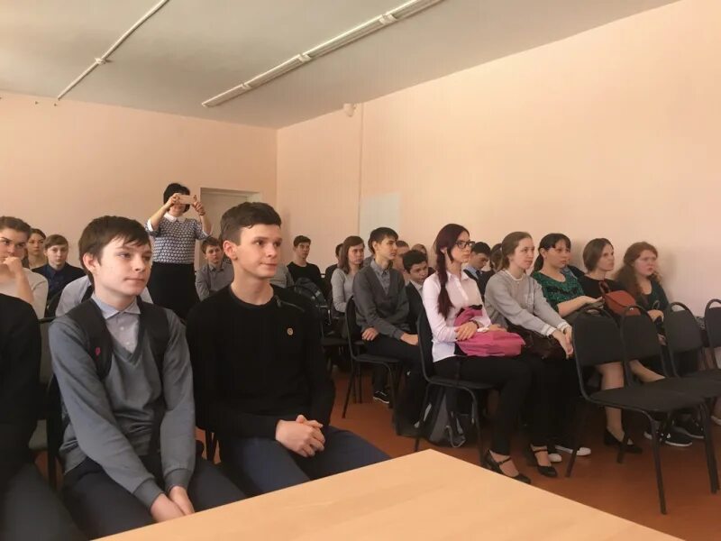 Школа 3 петровск саратовская область. Петровск город саратовская область школа№1. 1 школа петровск саратовская. Школьные мероприятия для старшеклассников. 1 школа петровск саратовская.
