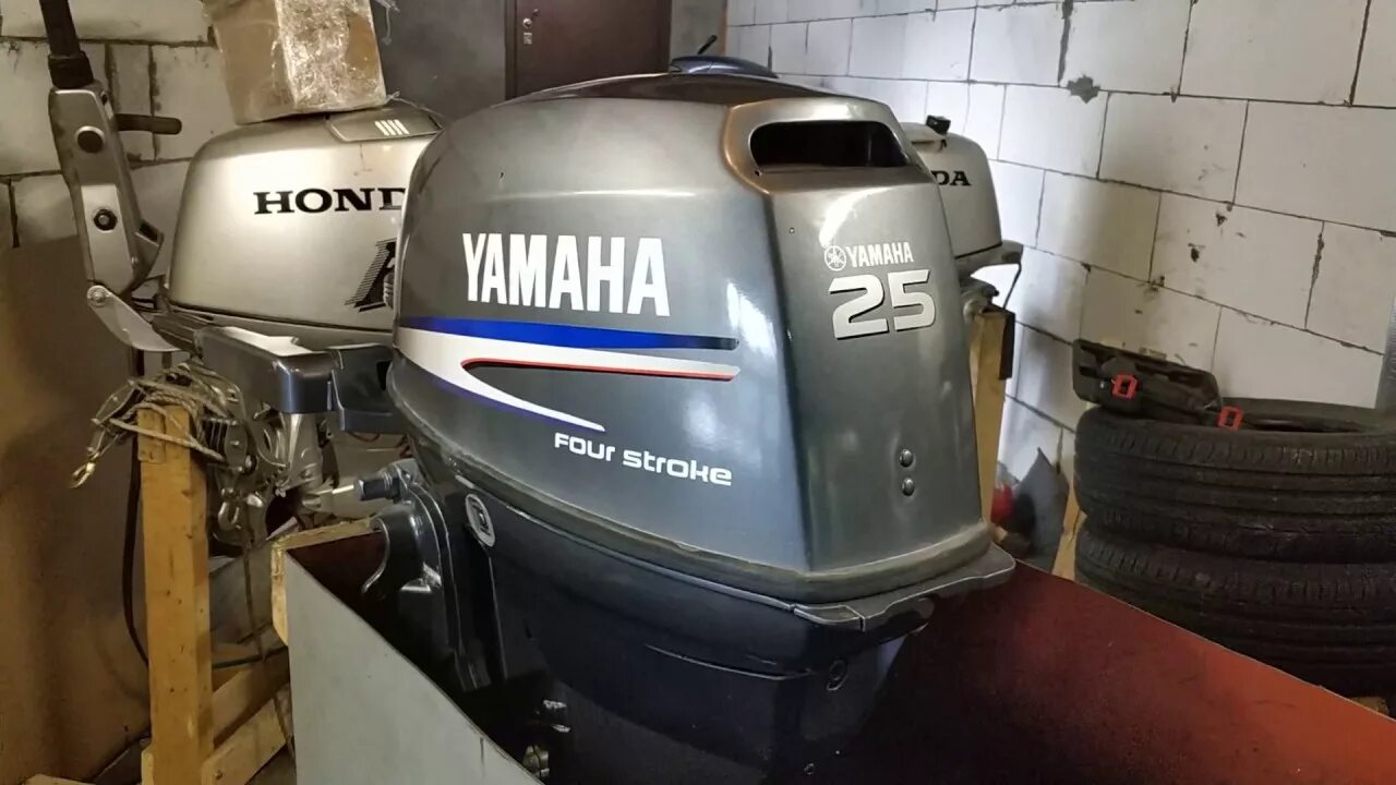 Yamaha f25. Yamaha 30 гидроподъем. Моторы Ямаха Хонда 25. Гидроподъем Ямаха 40.