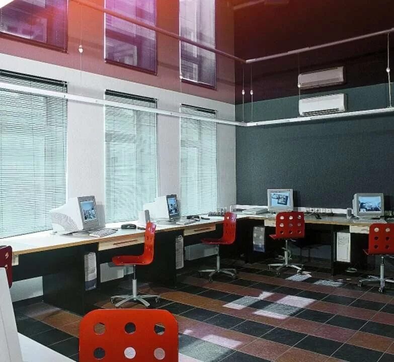 Штаб квартира мвидео. Головной офис компании. Офис it компании. Офисы программистов в москве. Офис картинки.