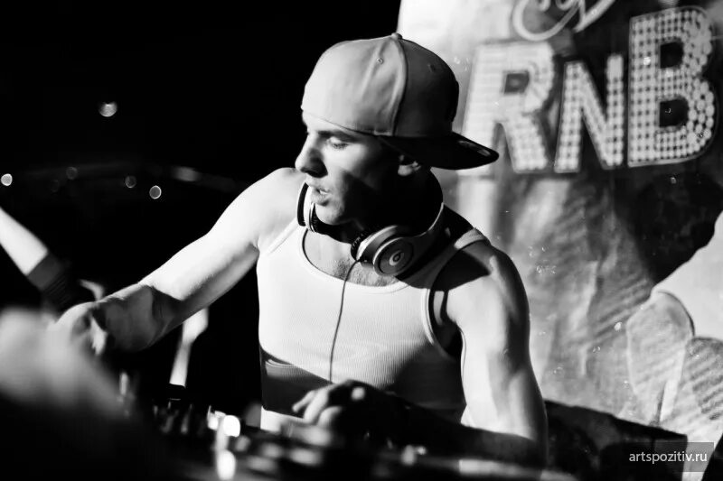 Dj сладкий. мотивация для начинающих диджеев. вячеслав стародубцев dj imprezaboys. Dj sweet. вечеринка candy party картинки.