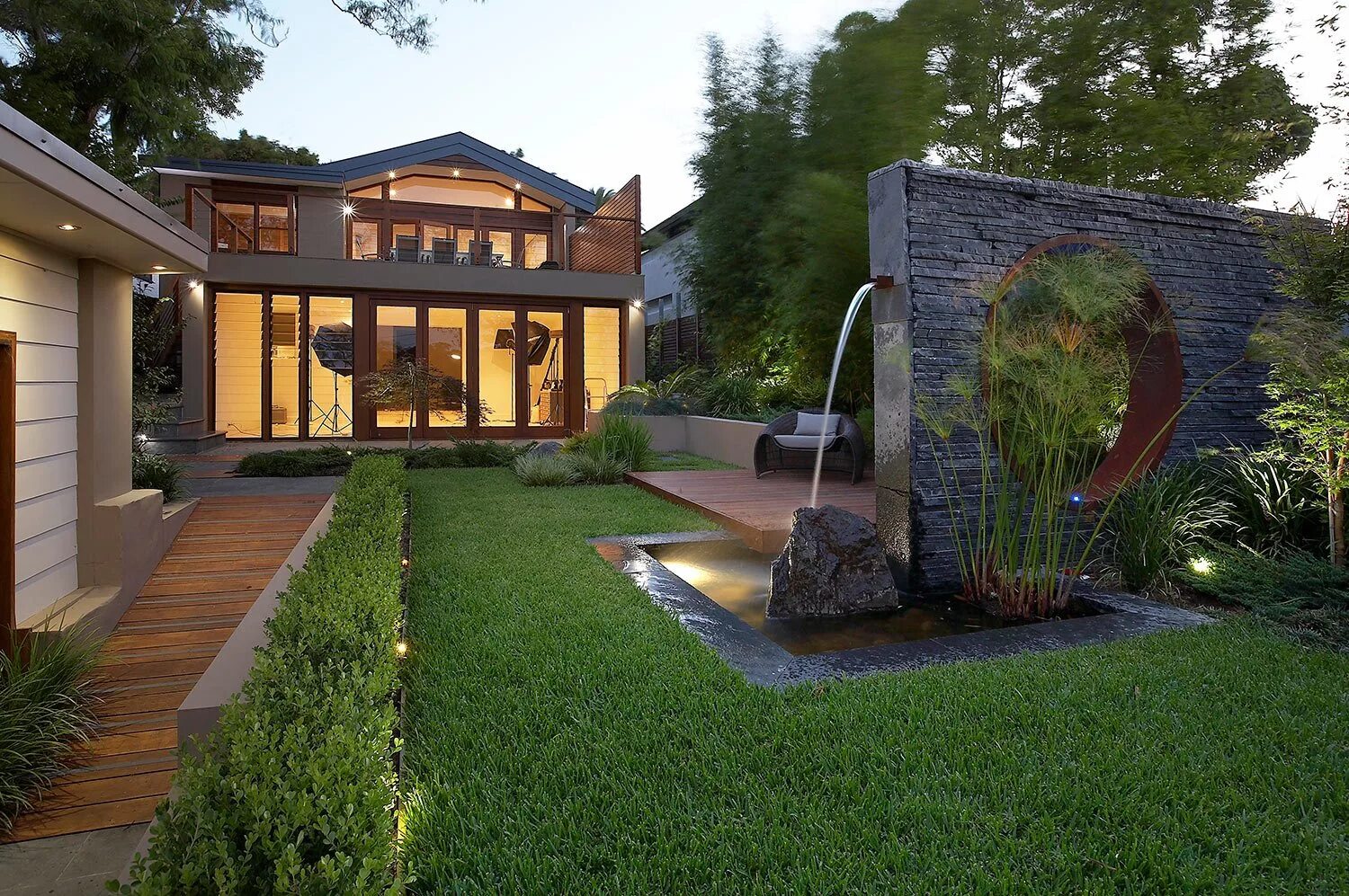 Лучшие дома с садами. Лорн Хэнкок ландшафтный дизайнер. Ландшафтный стиль хайтек. Современный ландшафт. Современный ландшафтный дизайн.