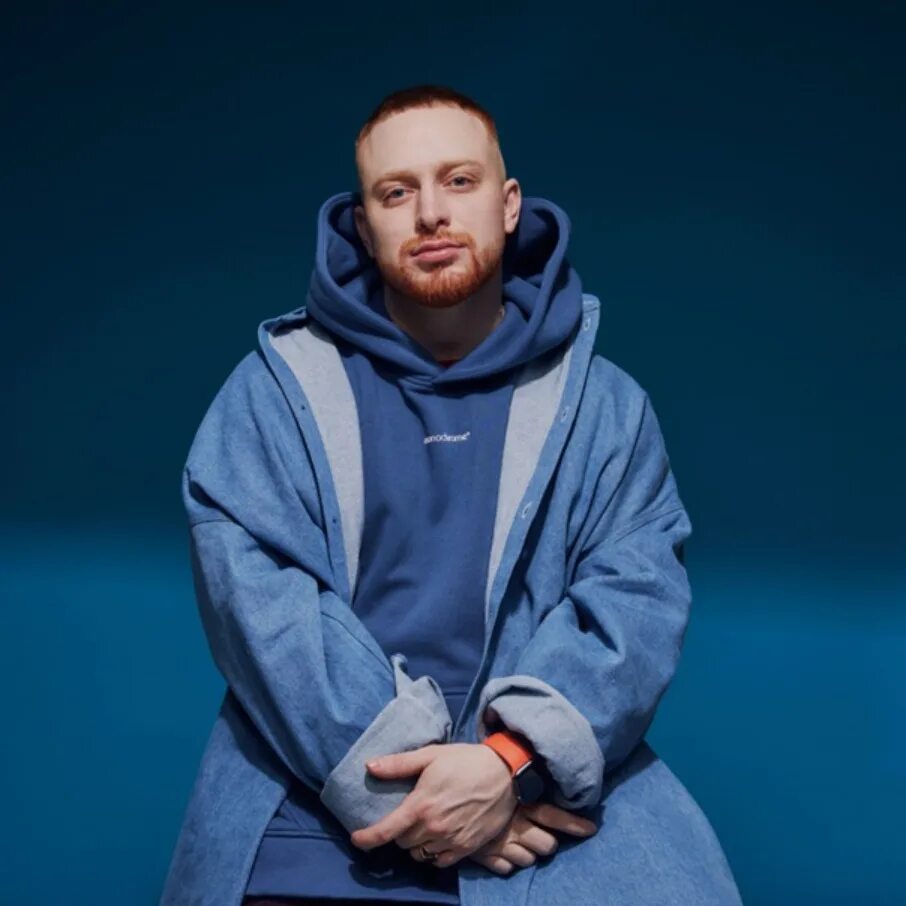 леша рингтон. леша стелет. леша стелит. леша танцует. леша свик ненормальная слова.