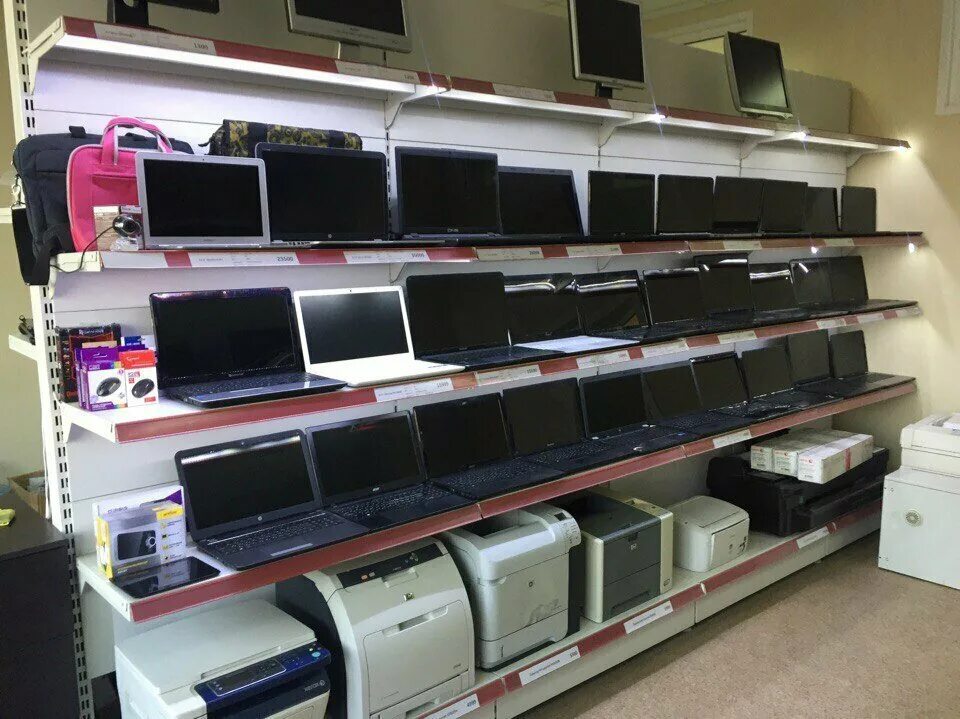 Магазин техники ноутбуков. Компьютерный магазин. Комиссионный магазин. Магазин компьютерной техники. Комиссионка бытовой техники.