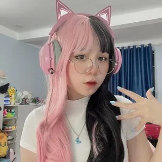 Hà Vy Nguyễn Ngọc - YouTube 