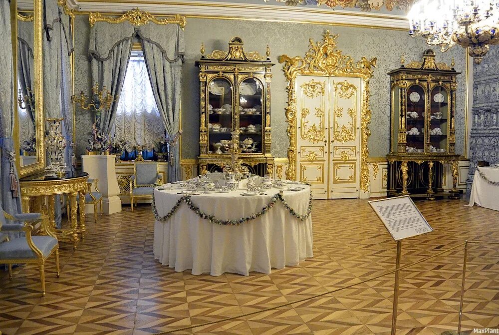 Что находится внутри петергофа Файл:Grand Peterhof Palace-main  Вікіпедія