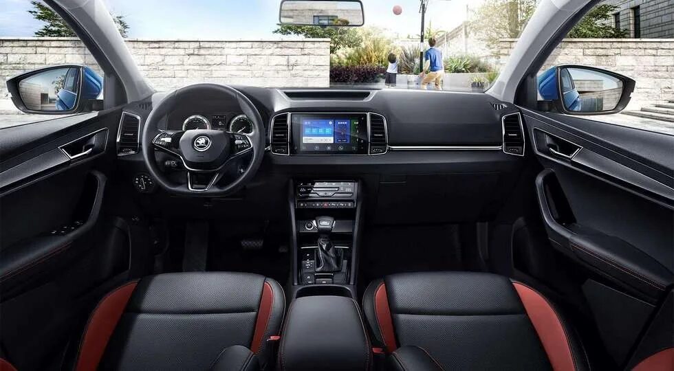 Карок из китая. Шкода карок 2025. skoda karoq 2025 салон. skoda karoq 2025 модельного года. шкода карок 2025 салон.