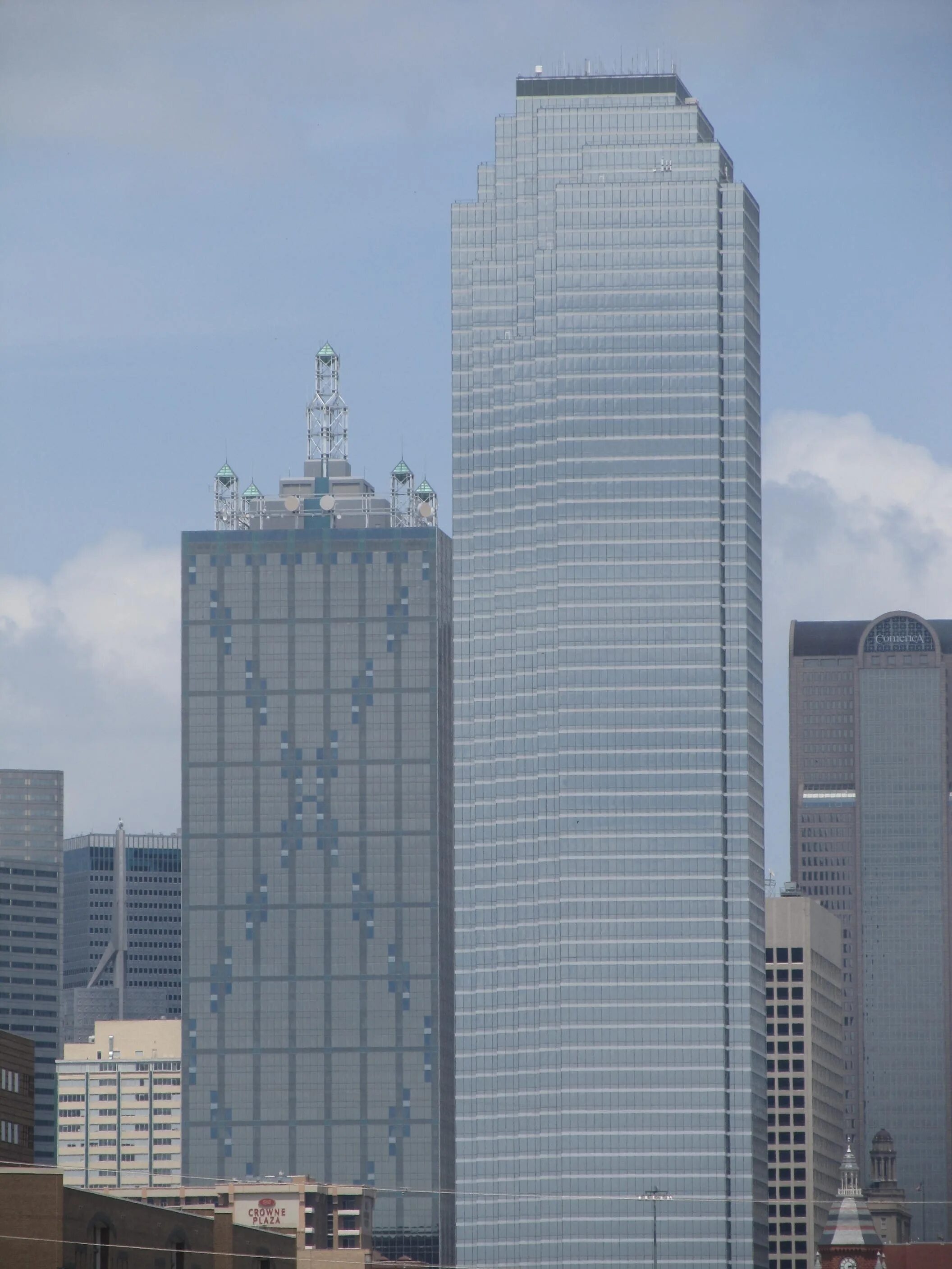 Бангкок стеклянное здание на окраине. Dallas theatre. Dallas маджестик. Dallas маджестик. Dallas usa.