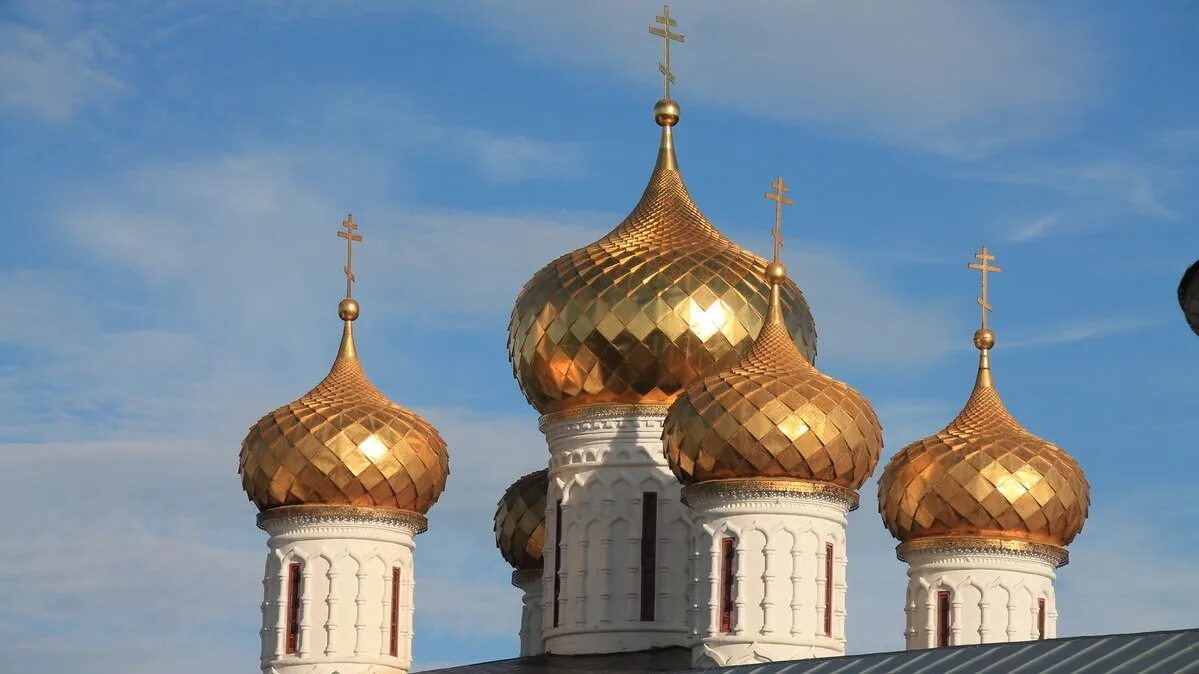 Византийский шлемовидный купол. Купол-луковица. Пушкино, Боголюбская Церковь. Храм с 5 куполами. Почему купола золотые