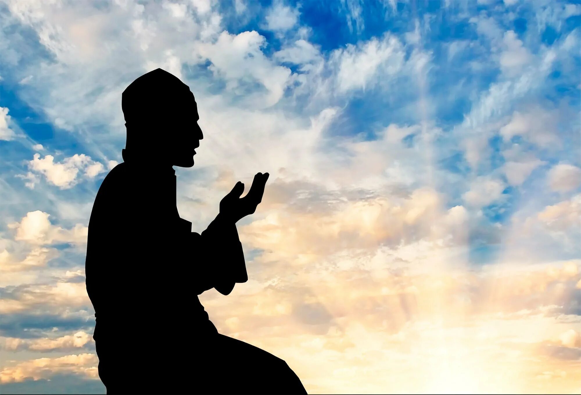 Внемлющий молитве. Человек молится. Мусульманин молится. Человек молится Богу.