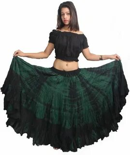 Еңкейген юбка киген әйел