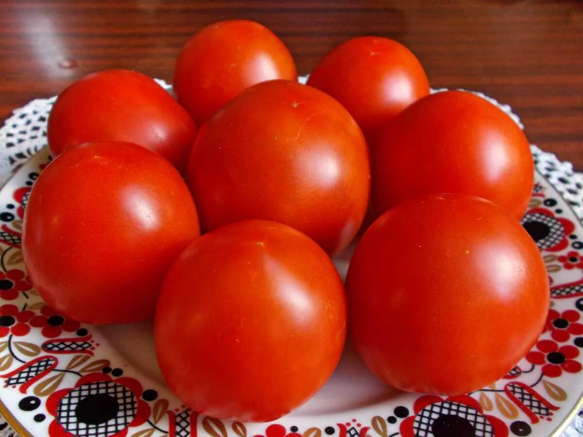 Фото ранних сортов помидор. Помидоры Бетта. Сорта томатов Бетта. Помидоры сорт Бетта. Томат Краснодарский ранний.