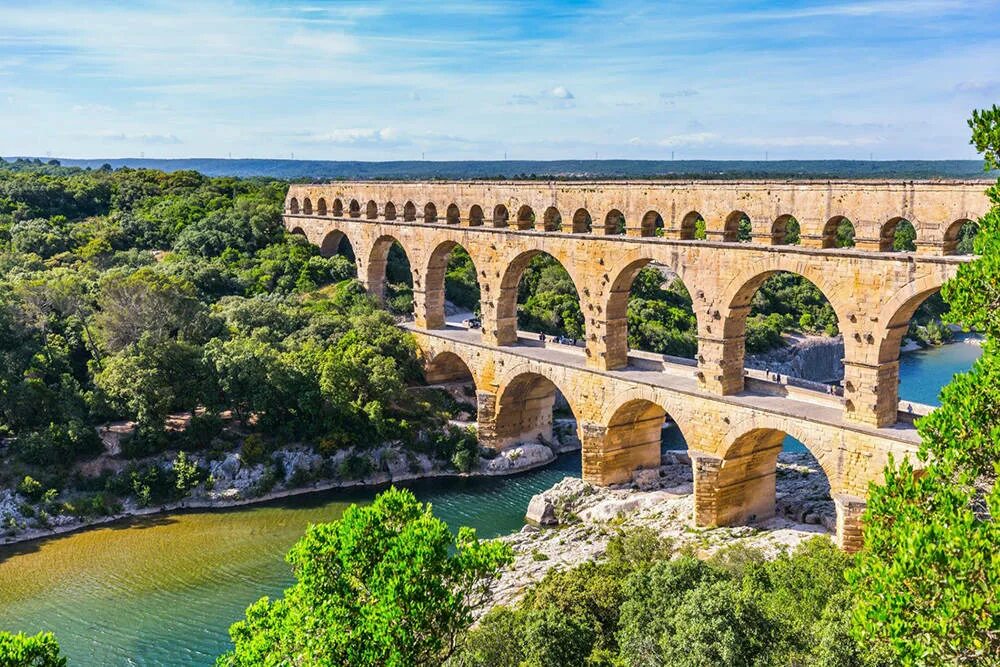 Пон вид. Акведук Пон-дю-гар. Пон-дю-гар Франция. Римский акведук во Франции. Пон-дю-гар Римский акведук.