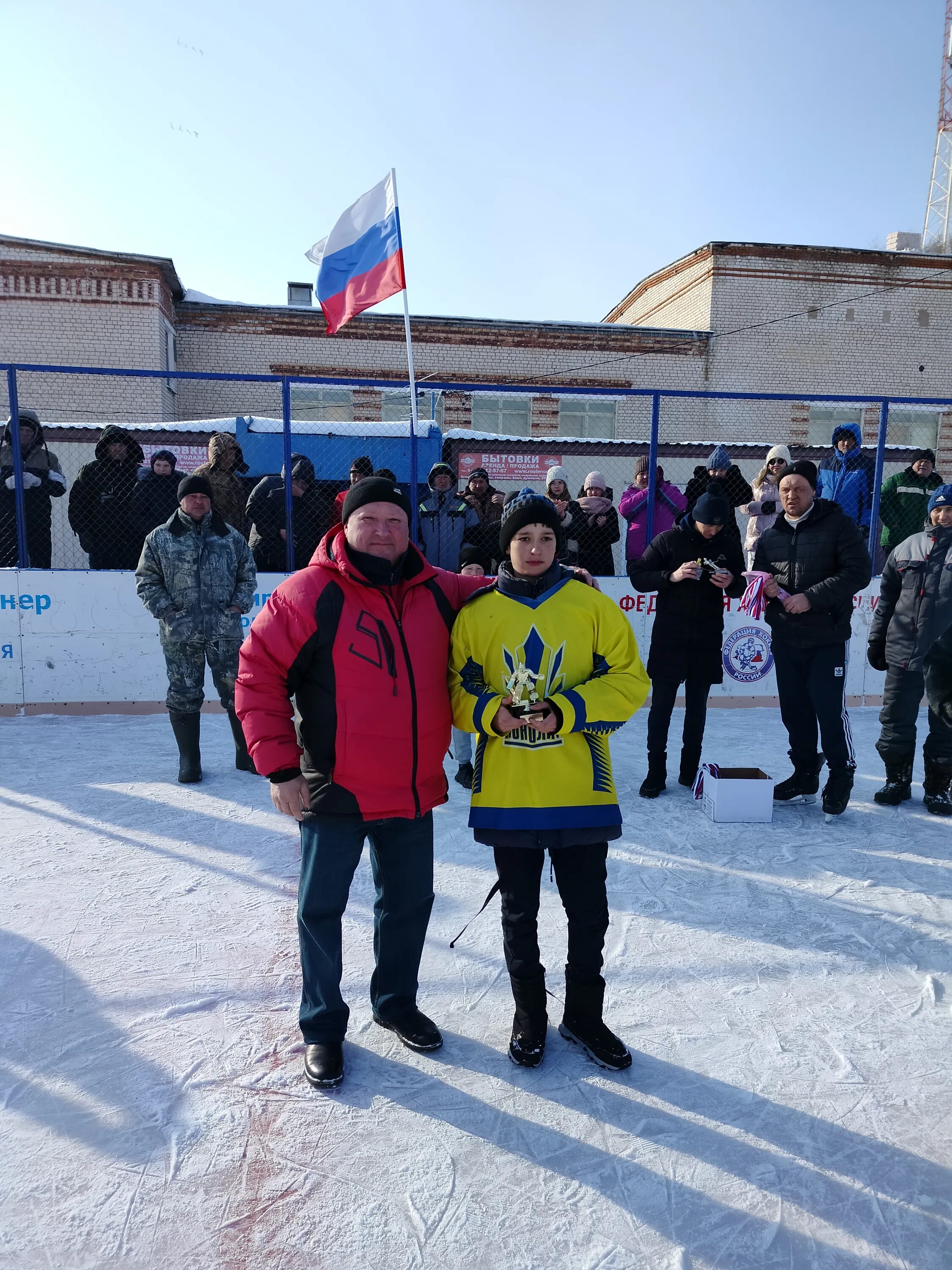 Погода в бартеневке ивантеевского саратовской области. Шайба для хоккея. Хоккейный турнир Саратовской области 2023. Село Бартеневка. Соревнования село Петрокаменское.