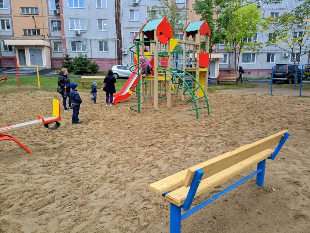 Грант тос. Детские площадки в городе. Детская площадка во дворе. Детская площадка ТОС. Детская площадка Хабаровск.