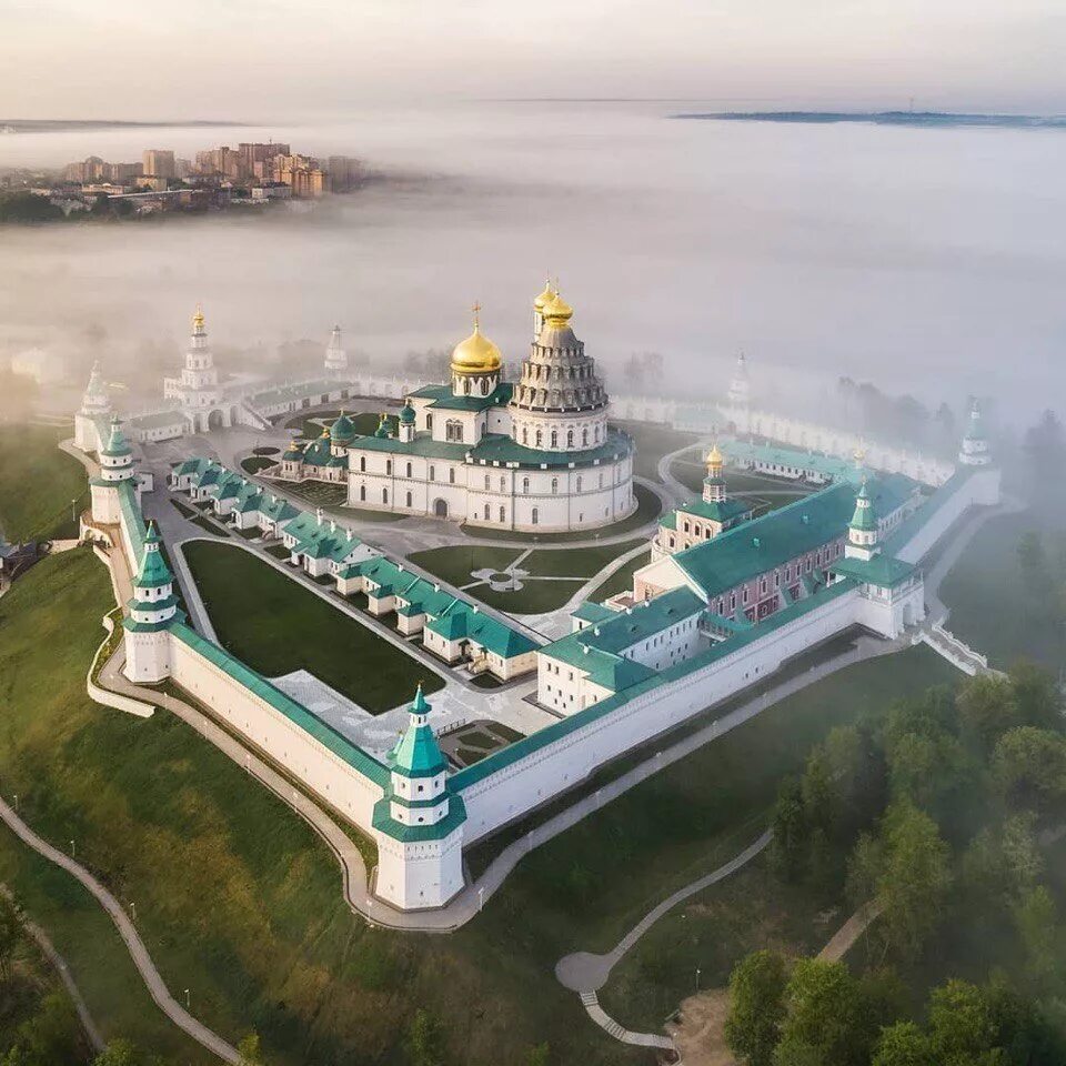 Истра храм новый иерусалим. Почему новый иерусалим. Монастырь воскресенский новоиерусалимский монастырь. Истра новый иерусалим монастырь. Новоиерусалимский монастырь в истре.