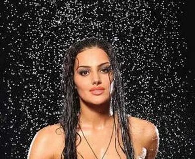 Желіде оргазмнан дірілдеген клитор бейнеленген порно көру.