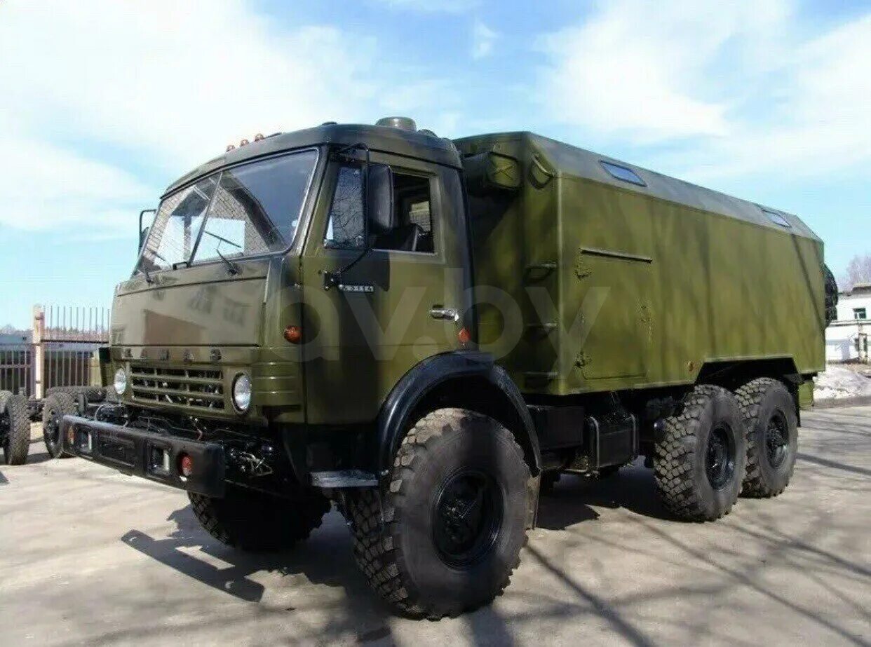 Камаз 4310 кунг. Камаз 43101 бортовой. камаз 4310 военный кунг. камаз 43101 кунг.