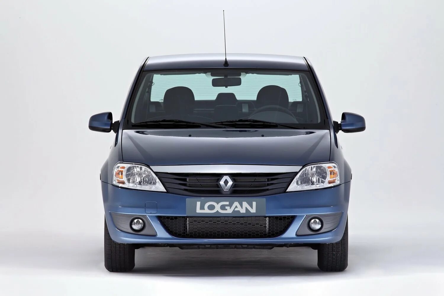 Рено Логан 1. Рено Логан спереди 2010. Рено Логан спереди. Renault Logan 1 Рестайлинг.