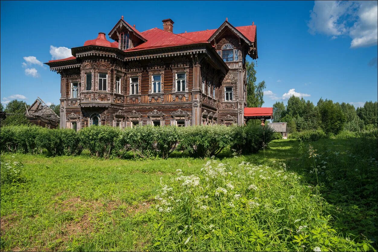 Терем в Погорелово Костромской области. Усадьба Погорелово Костромская область. Погорелово Костромская область особняк Поляшова. Терем Поляшова в Погорелово Костромской области. Деревянные дома владимирская область