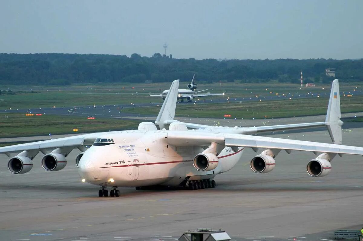 Большие российские самолеты. Антонов Мрия АН-225. Бортовой номер Мрия АН 225. АН-124 Мрия. Самолёт АН-225 Мрия России.