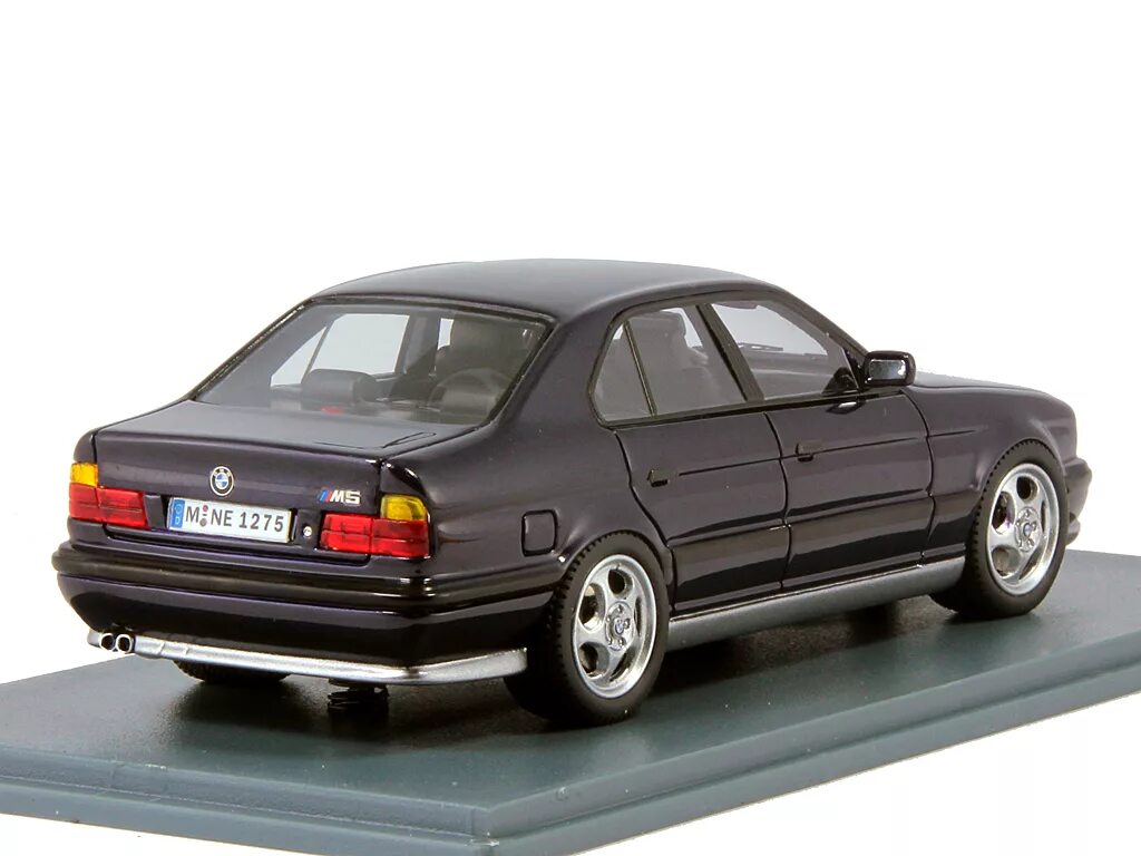 BMW e34 MINICHAMPS 1/43. Модель BMW m5 (e34). Модель БМВ 34. BMW e34 1/43 Neo. Модель е34