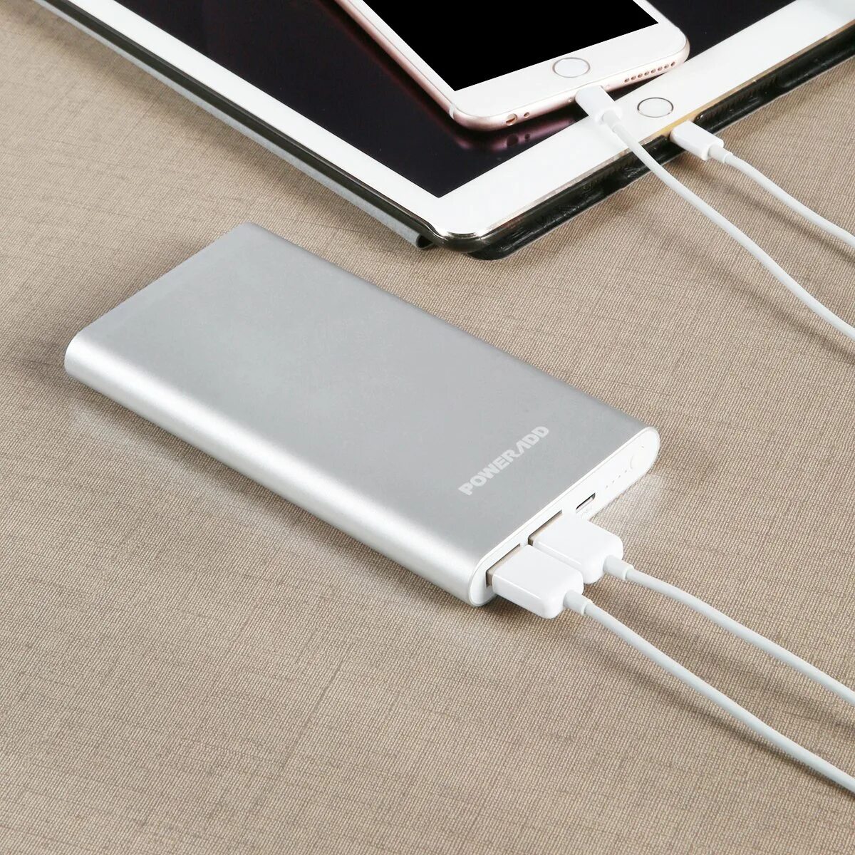 Пауэрбанк для айфон 5s. Power bank 5000 mah. Power bank для телефона. Power bank для айфона 11. Повербанк для айфона 15 про.