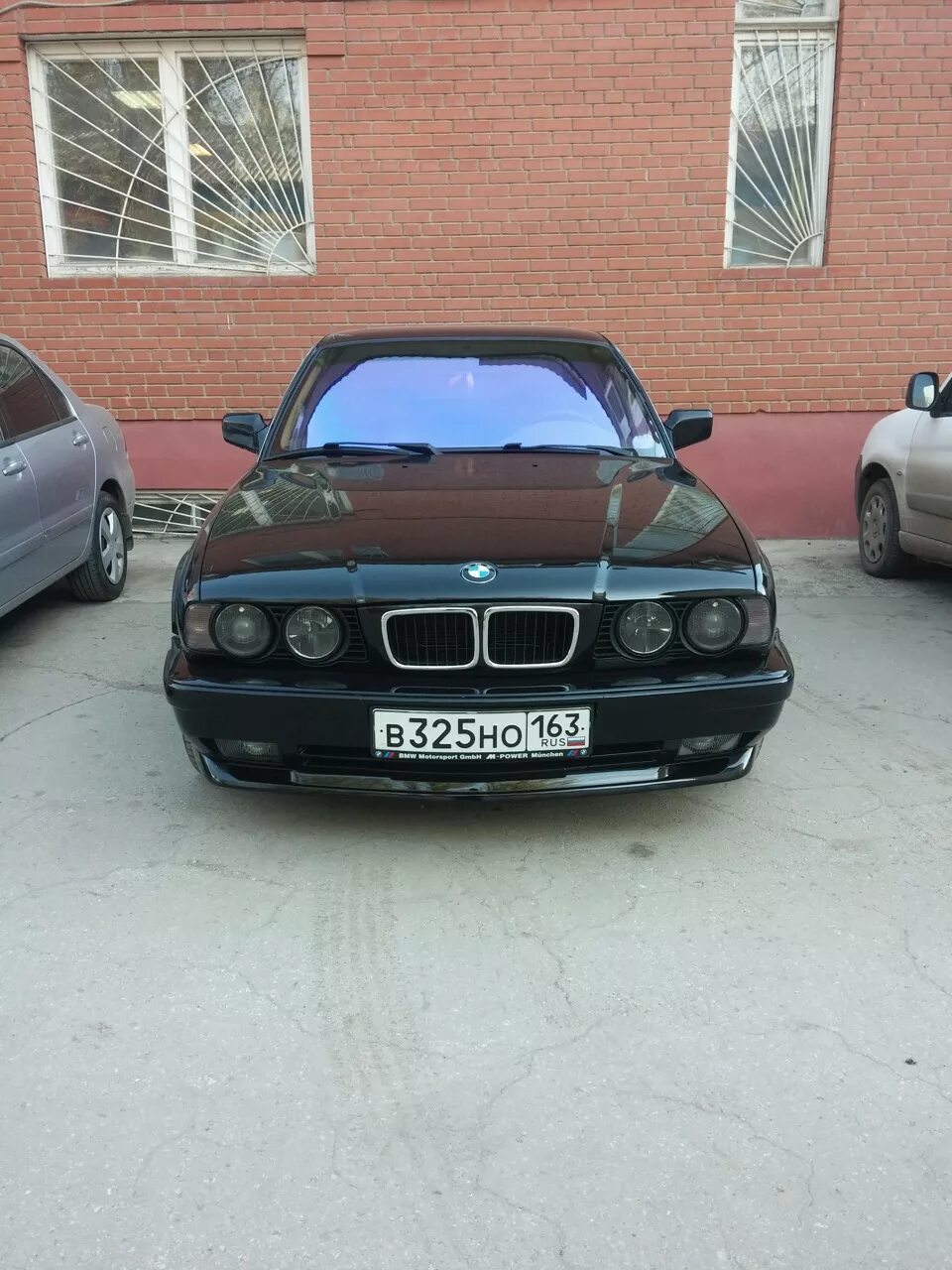 Е34 узкая. БМВ 34 широкая морда. БМВ 34 широкая. BMW e34 широкая морда. БМВ е34 широкая морда и узкая.