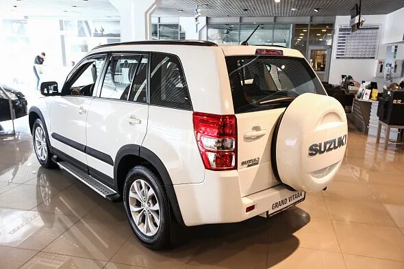 Suzuki grand vitara. Suzuki grand vitara 2014. Сузуки гранд витара красная. Suzuki grand vitara 2014. Сузуки гранд витара 2014 года.