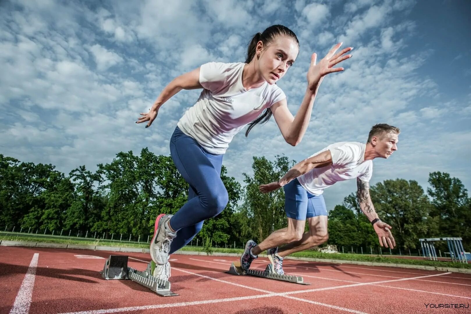 Спортивный сток. Спортивные люди. Физическая культура. Занятие спортом. Быстрота движения.