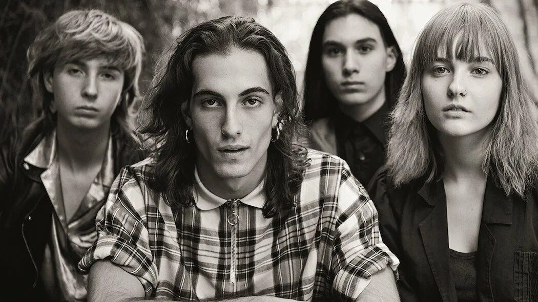 Moriro da re maneskin. Maneskin moriro da. Moriro da re. Беггин манескин. Moneskin группа италия.