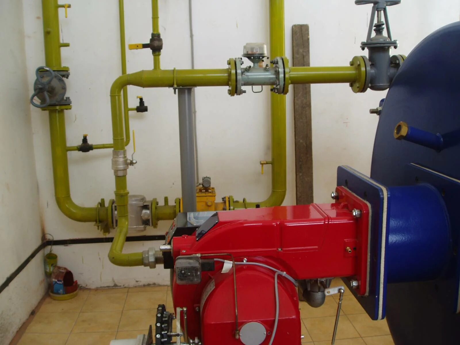 котельная 30 мвт. газопровод в котельной. промышленный котел 6 мвт. проектирование систем газоснабжения. газификация котельной.