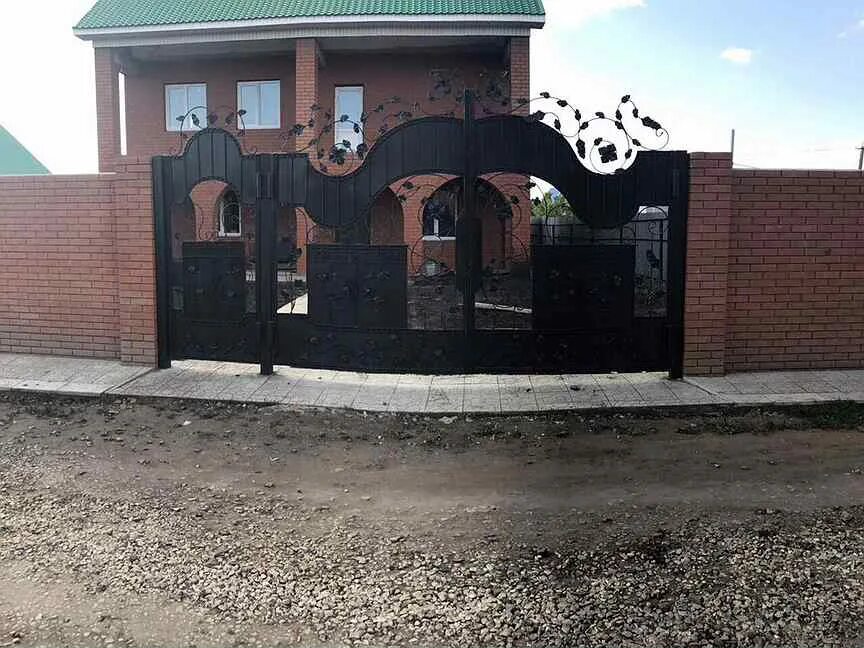 Недвижимость в кинеле. Недвижимость в кинеле. Заводская улица кинель. Кузнецкая 41 в кинель черкассах. Железнодорожная 1.